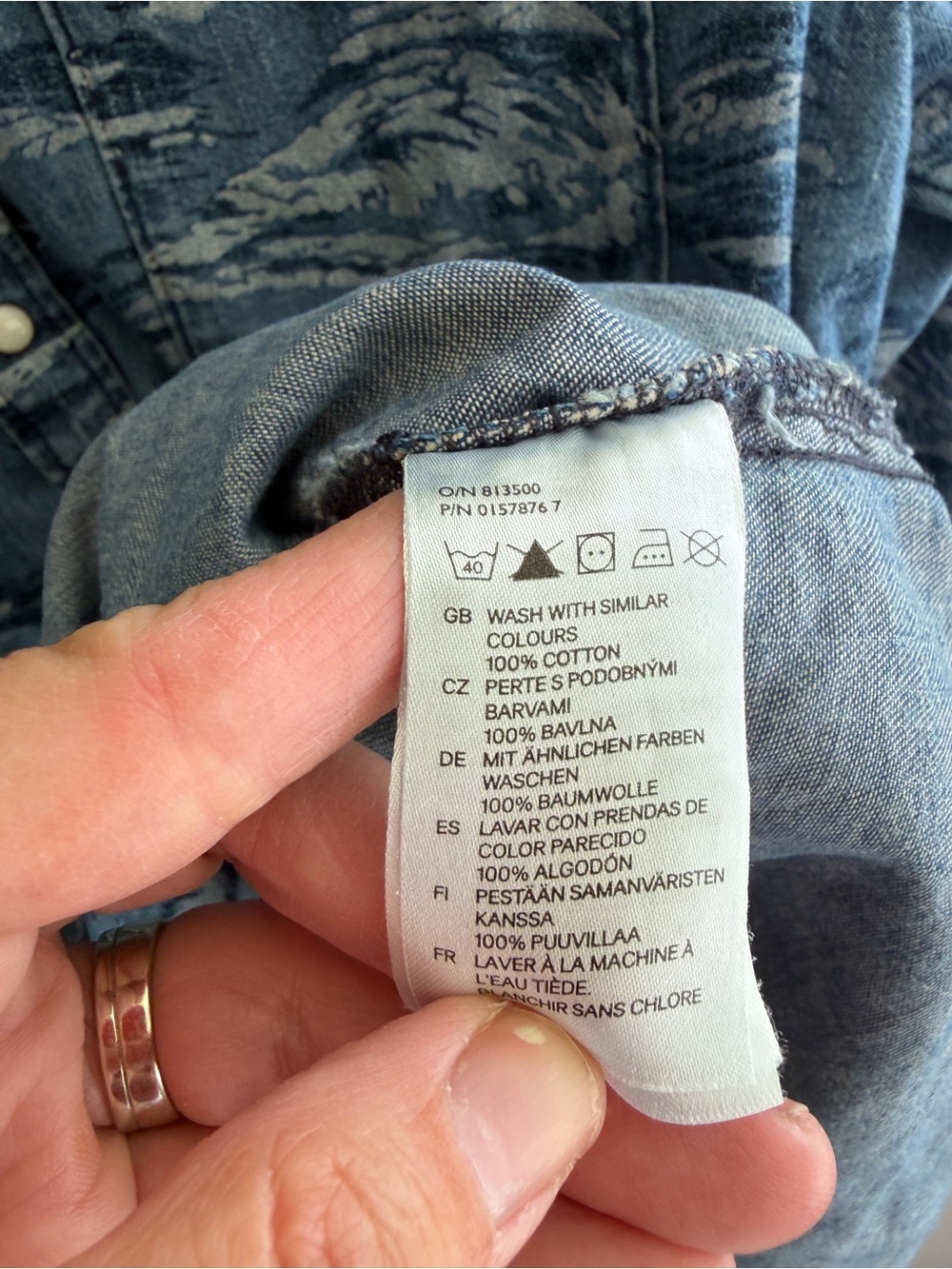 H&M Blue size M tiger stripe Denim- Button-Down Shirt. Pearl buttons. So cool. - Picture 5 of 7